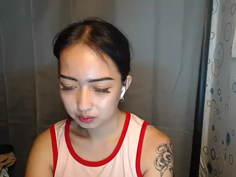 Snapshot of Soft_Angel8 chatting on 05-08-26, 05:46 Soft Angel8 online show from 05-08-26, 05:46