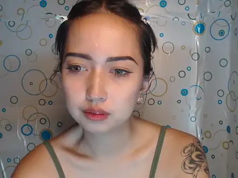 Snapshot of Soft_Angel8 chatting on 06-07-26, 06:06 Soft Angel8 online show from 06-07-26, 06:06