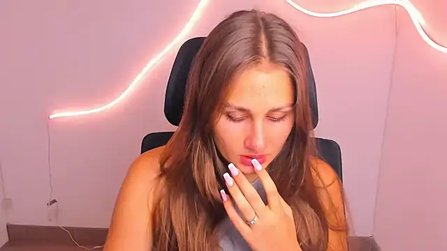 Stefanie Sweet online show from 09-09-25, 05:29