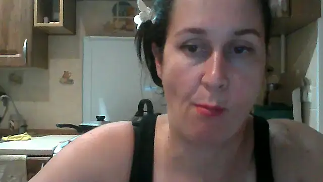 Snapshot of Amandda_ chatting on 09-09-25, 06:18 Amandda online show from 09-09-25, 06:18
