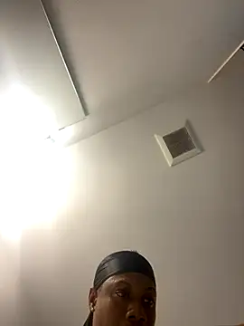 Snapshot of labishyoung25 chatting on 11-10-25, 04:11 labishyoung25 online show from 11-10-25, 04:11