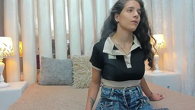 MiaCours online show from 04-11-26, 01:26