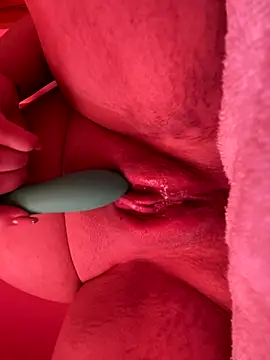 Celine Seybell online show from 10-23-25, 12:48