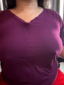 Snapshot of Maggi-is-back chatting on 11-20-25, 03:39 Maggi-is-back online show from 11-20-25, 03:39