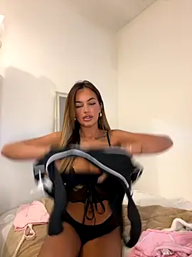 Snapshot of LaceyMayxox chatting on 09-21-25, 05:36 LaceyMayxox online show from 09-21-25, 05:36