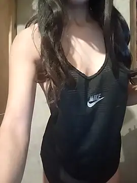 Snapshot of marii3910 chatting on 09-19-25, 02:07 marii3910 online show from 09-19-25, 02:07