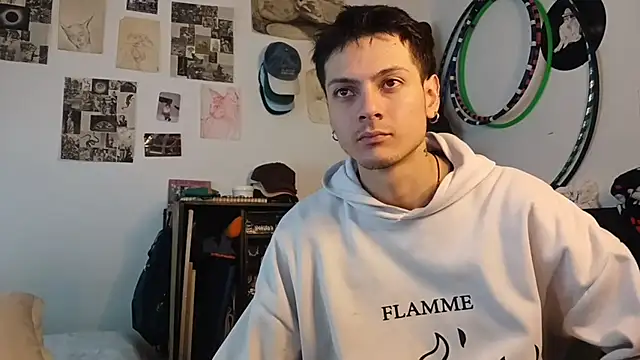 Snapshot of Dioniso_guy8 chatting on 10-06-25, 04:59 Dioniso guy8 online show from 10-06-25, 04:59