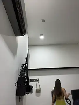 Snapshot of alysa_g_ chatting on 06-10-26, 11:35 alysa g online show from 06-10-26, 11:35