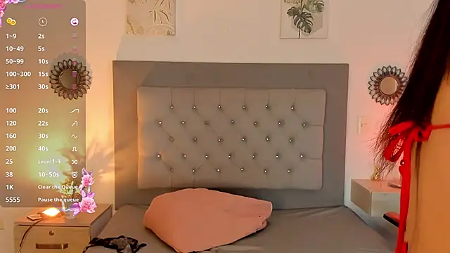 Snapshot of Seraphyne666 chatting on 10-02-25, 12:12 Seraphyne666 online show from 10-02-25, 12:12