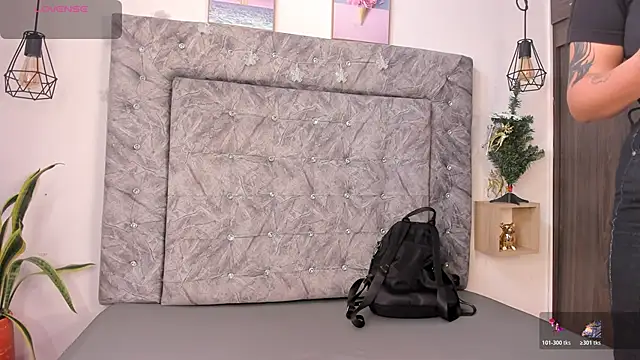 Snapshot of Seraphyne666 chatting on 12-17-25, 07:09 Seraphyne666 online show from 12-17-25, 07:09