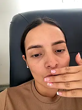 Mia jhoonson online show from 10-17-25, 03:03