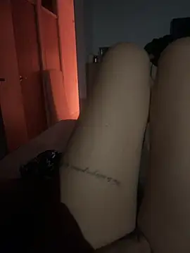 Snapshot of prayingtothesky chatting on 09-10-25, 03:06 prayingtothesky online show from 09-10-25, 03:06