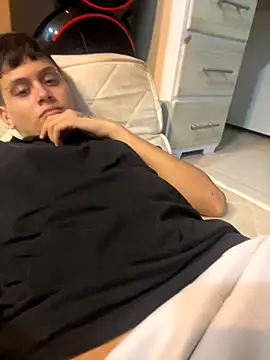 Snapshot of prayingtothesky chatting on 09-11-25, 04:12 prayingtothesky online show from 09-11-25, 04:12