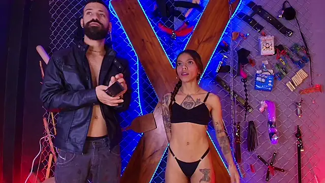 Snapshot of Warick_and_Aria_bdsm_ chatting on 10-20-25, 10:32 Warick and Aria bdsm  online show from 10-20-25, 10:32