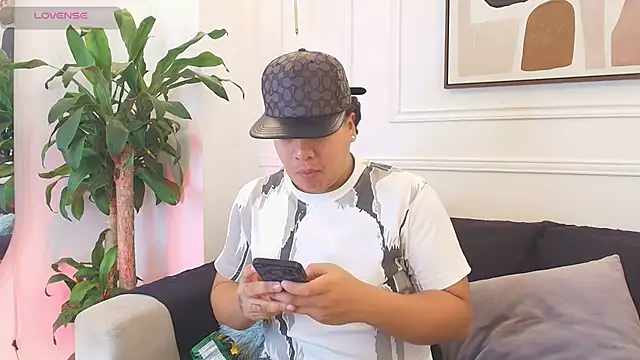 Snapshot of Naim_Bennetsex chatting on 10-28-25, 06:54 Naim Bennetsex online show from 10-28-25, 06:54