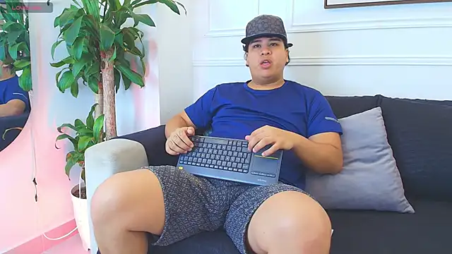 Snapshot of Naim_Bennetsex chatting on 10-29-25, 06:53 Naim Bennetsex online show from 10-29-25, 06:53