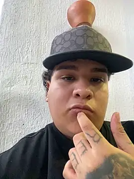 Snapshot of Naim_Bennetsex chatting on 11-23-25, 10:31 Naim Bennetsex online show from 11-23-25, 10:31