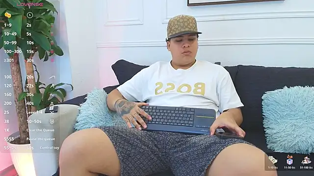 Snapshot of Naim_Bennetsex chatting on 11-26-25, 06:31 Naim Bennetsex online show from 11-26-25, 06:31