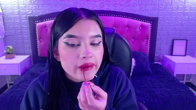 Natalie loffreda online show from 02-05-26, 03:22