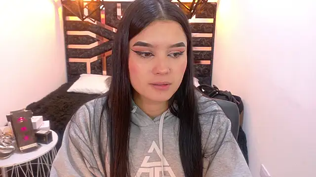 Natalie loffreda online show from 03-11-26, 07:53