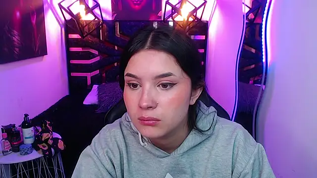 Snapshot of Natalie_loffreda chatting on 05-15-26, 07:54 Natalie loffreda online show from 05-15-26, 07:54