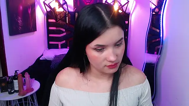 Snapshot of Natalie_loffreda chatting on 05-16-26, 07:34 Natalie loffreda online show from 05-16-26, 07:34