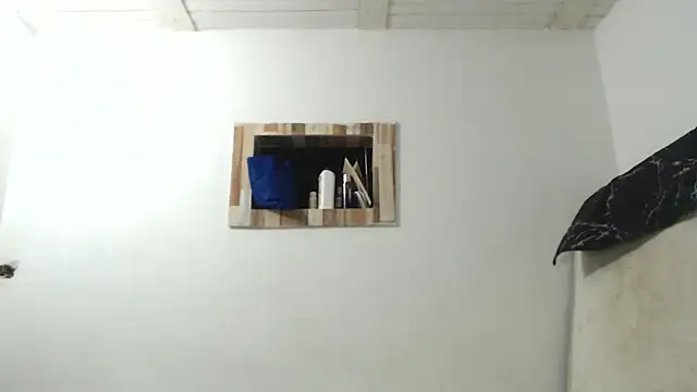 Snapshot of Ana_ThiagoxX chatting on 05-25-26, 08:04 Ana ThiagoxX online show from 05-25-26, 08:04