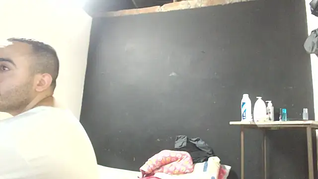 Snapshot of Ana_ThiagoxX chatting on 05-27-26, 01:57 Ana ThiagoxX online show from 05-27-26, 01:57
