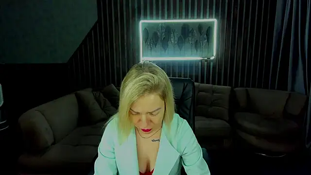 Anna Snows online show from 10-12-25, 05:17