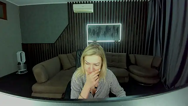 Anna Snows online show from 10-15-25, 05:57