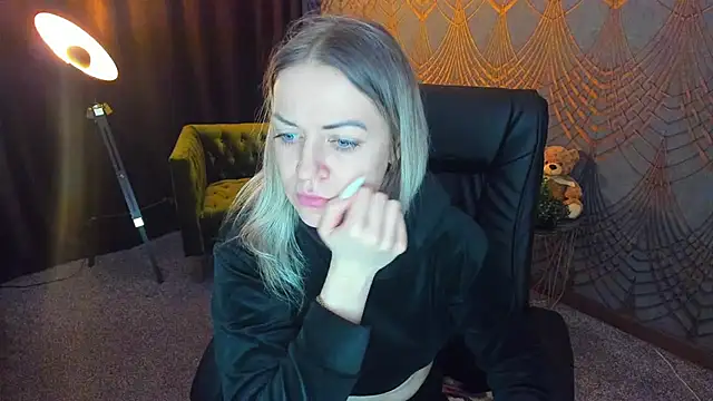 Anna Snows online show from 04-06-26, 04:46