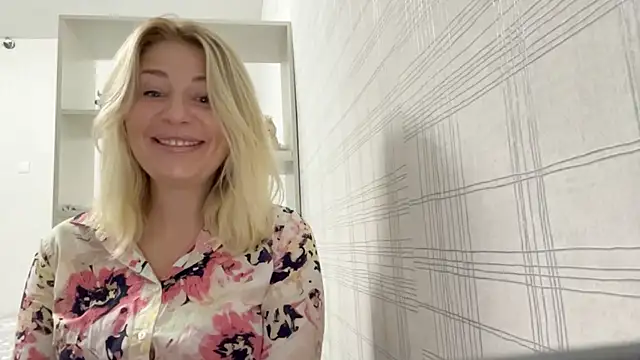 Blondie xoxoxo online show from 09-23-25, 06:05