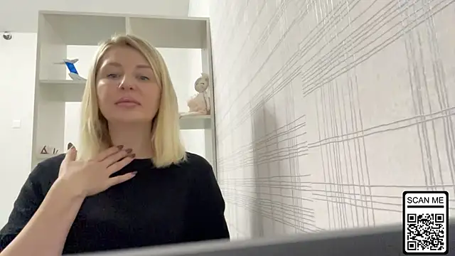 Blondie xoxoxo online show from 10-17-25, 06:49