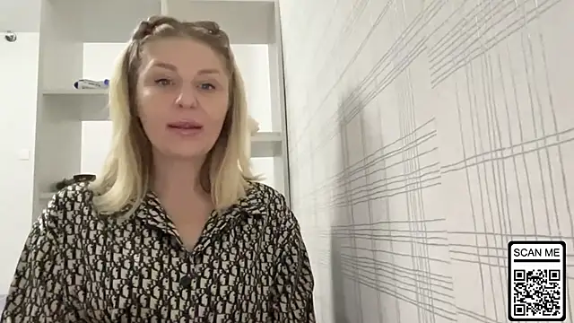 Blondie xoxoxo online show from 11-13-25, 06:45