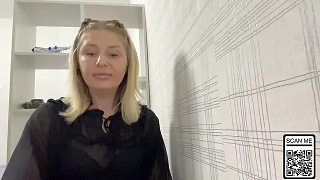 Blondie xoxoxo online show from 11-14-25, 02:16