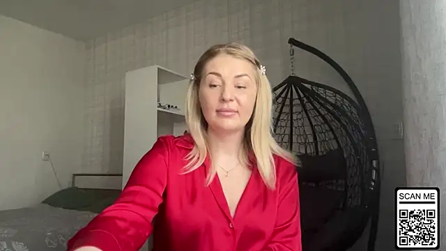 Snapshot of Blondie_xoxoxo chatting on 04-28-26, 08:30 Blondie xoxoxo online show from 04-28-26, 08:30