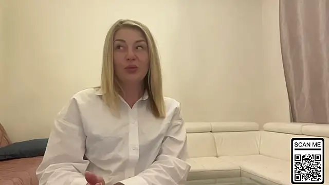 Snapshot of Blondie_xoxoxo chatting on 05-12-26, 10:51 Blondie xoxoxo online show from 05-12-26, 10:51