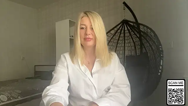 Snapshot of Blondie_xoxoxo chatting on 05-24-26, 09:47 Blondie xoxoxo online show from 05-24-26, 09:47