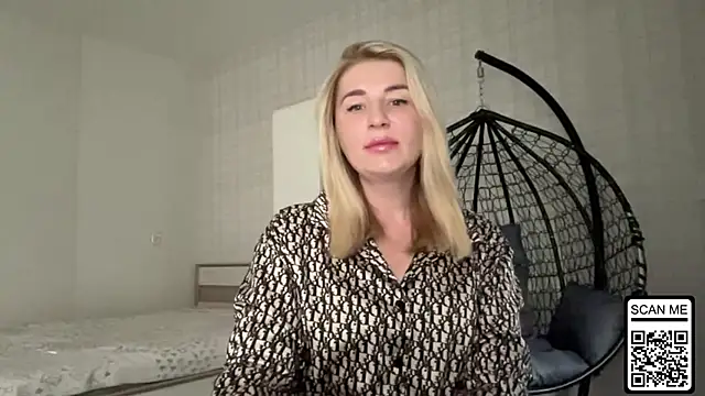 Snapshot of Blondie_xoxoxo chatting on 06-05-26, 04:13 Blondie xoxoxo online show from 06-05-26, 04:13