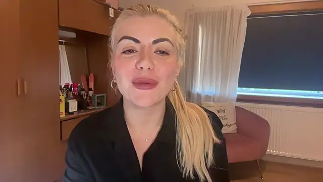 princess17 online show from 09-16-25, 04:19