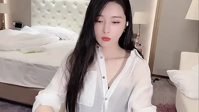 Snapshot of Ianxuan chatting on 10-18-25, 02:40 Ianxuan online show from 10-18-25, 02:40