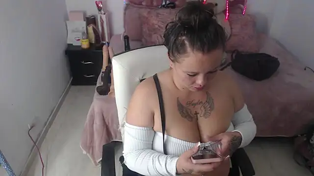 patty squirt  online show from 04-24-26, 11:34