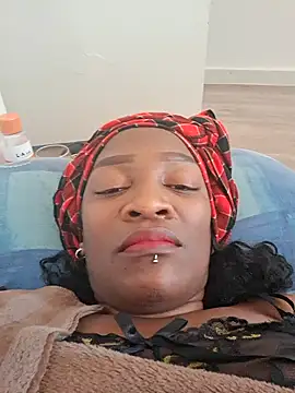 Yummychoklit online show from 09-08-25, 02:49