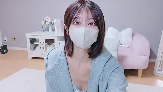 Yuna-ch online show from 09-20-25, 01:45