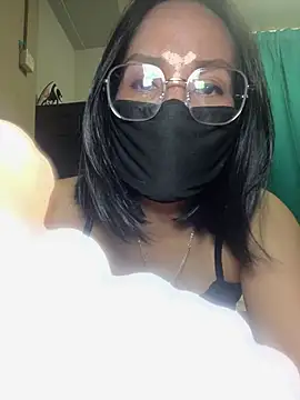 Snapshot of melyiaaa chatting on 02-15-26, 02:14 melyiaaa online show from 02-15-26, 02:14