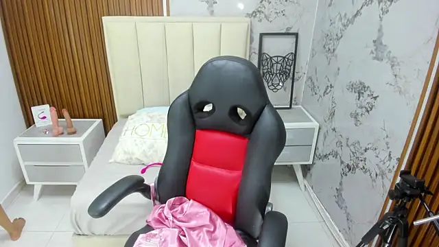 BRIHANACONOR online show from 10-14-25, 12:28