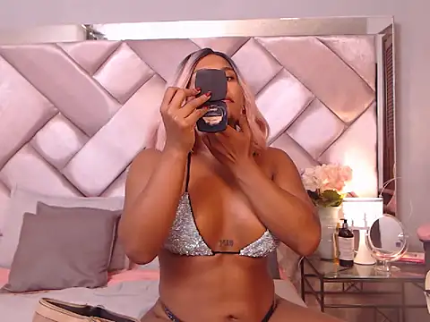 Ashleyroberst online show from 11-06-25, 10:05