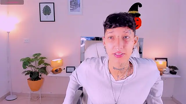 Luci Rose online show from 10-08-25, 02:14