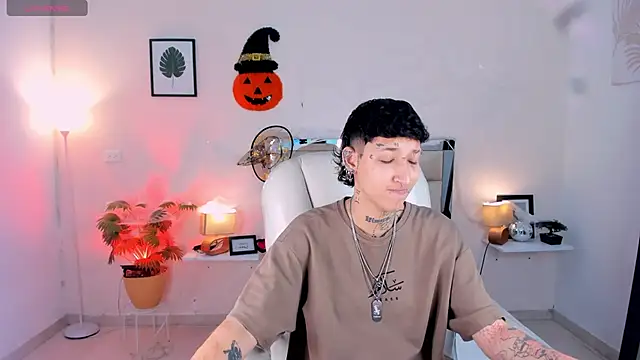 Luci Rose online show from 10-21-25, 02:12