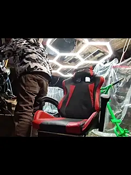 twistafatpipe online show from 12-21-25, 10:00